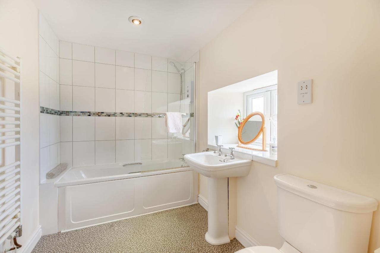 Wood Cottage Tenbury Bagian luar foto
