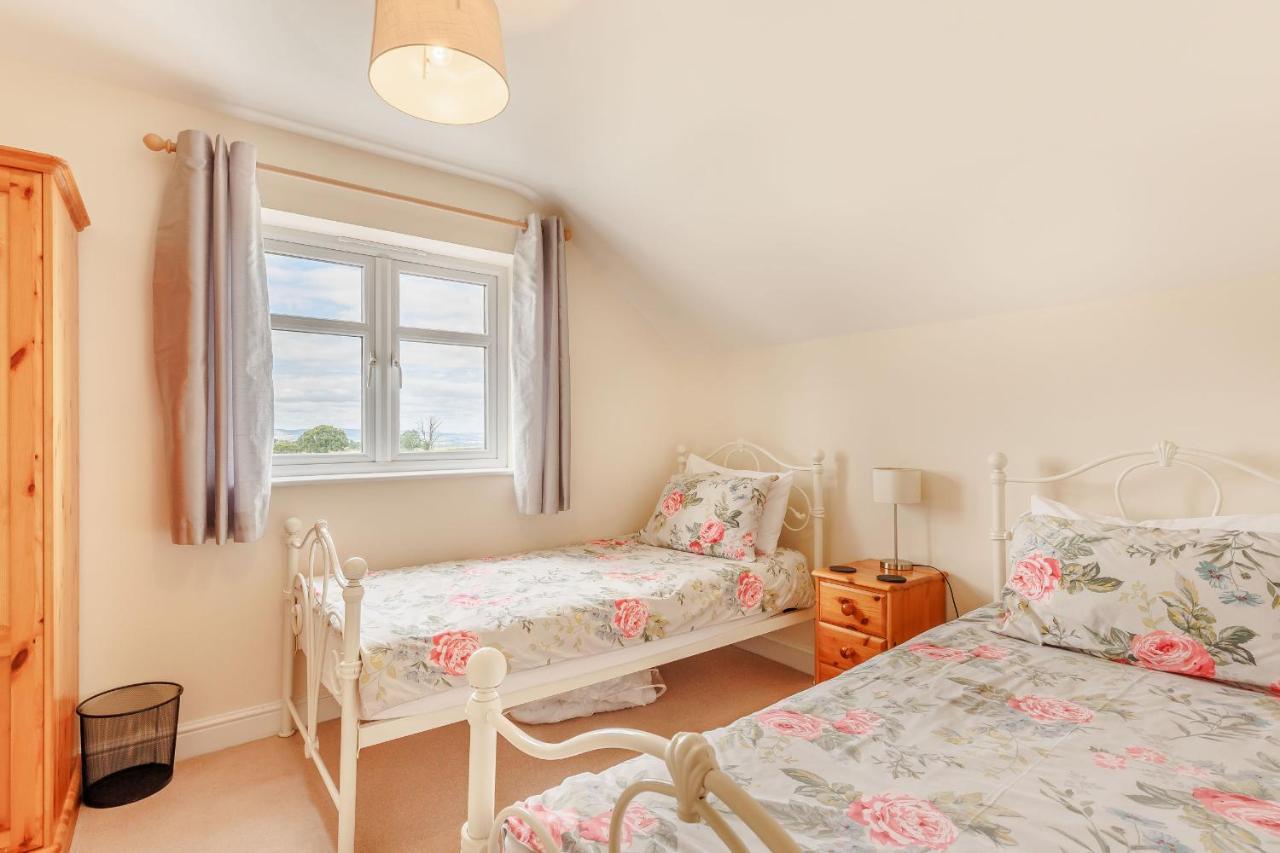 Wood Cottage Tenbury Bagian luar foto