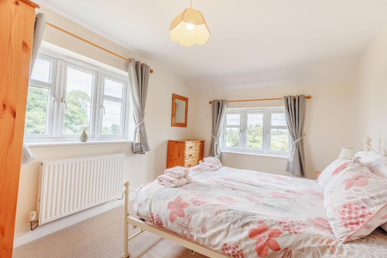 Wood Cottage Tenbury Bagian luar foto